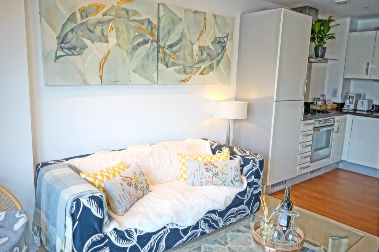 Soak Up The Light At A Soothing, Stylish Apartment In Swansea Marina Εξωτερικό φωτογραφία