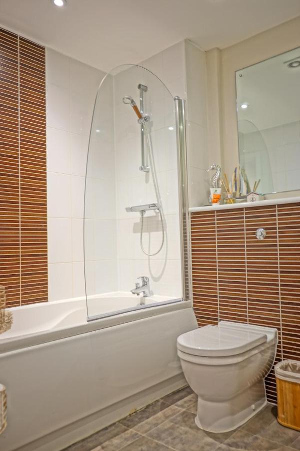 Soak Up The Light At A Soothing, Stylish Apartment In Swansea Marina Εξωτερικό φωτογραφία