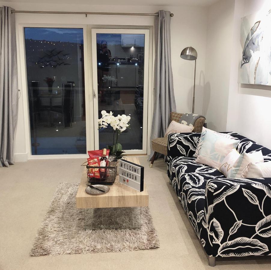 Soak Up The Light At A Soothing, Stylish Apartment In Swansea Marina Εξωτερικό φωτογραφία