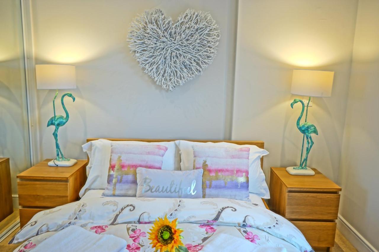 Soak Up The Light At A Soothing, Stylish Apartment In Swansea Marina Εξωτερικό φωτογραφία