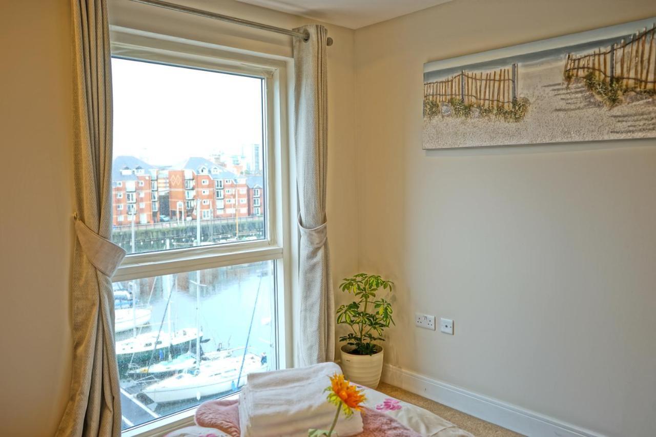 Soak Up The Light At A Soothing, Stylish Apartment In Swansea Marina Εξωτερικό φωτογραφία
