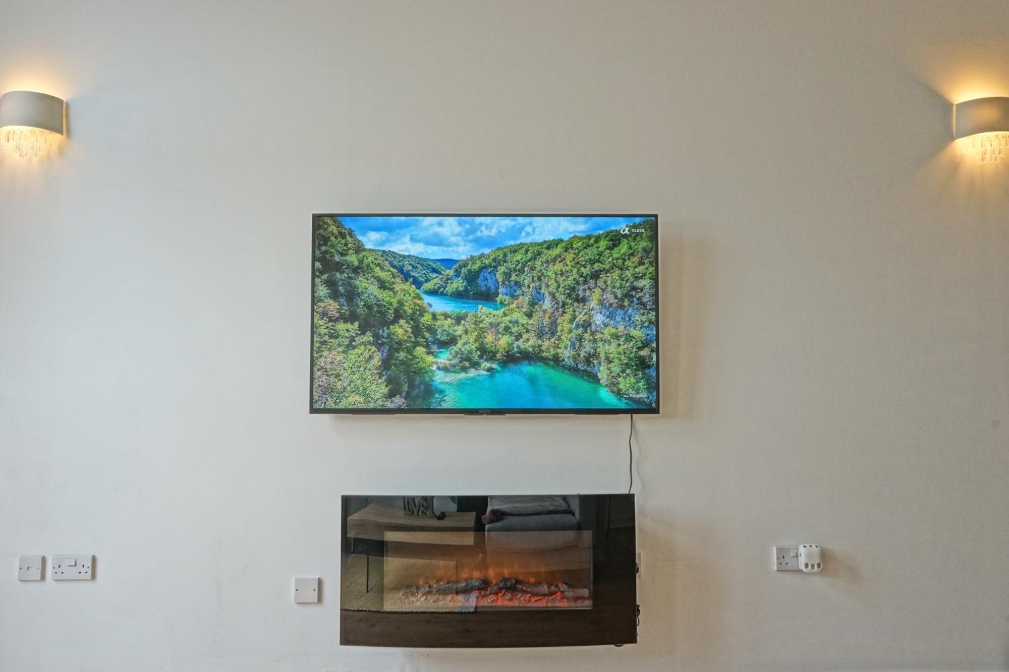 Soak Up The Light At A Soothing, Stylish Apartment In Swansea Marina Εξωτερικό φωτογραφία