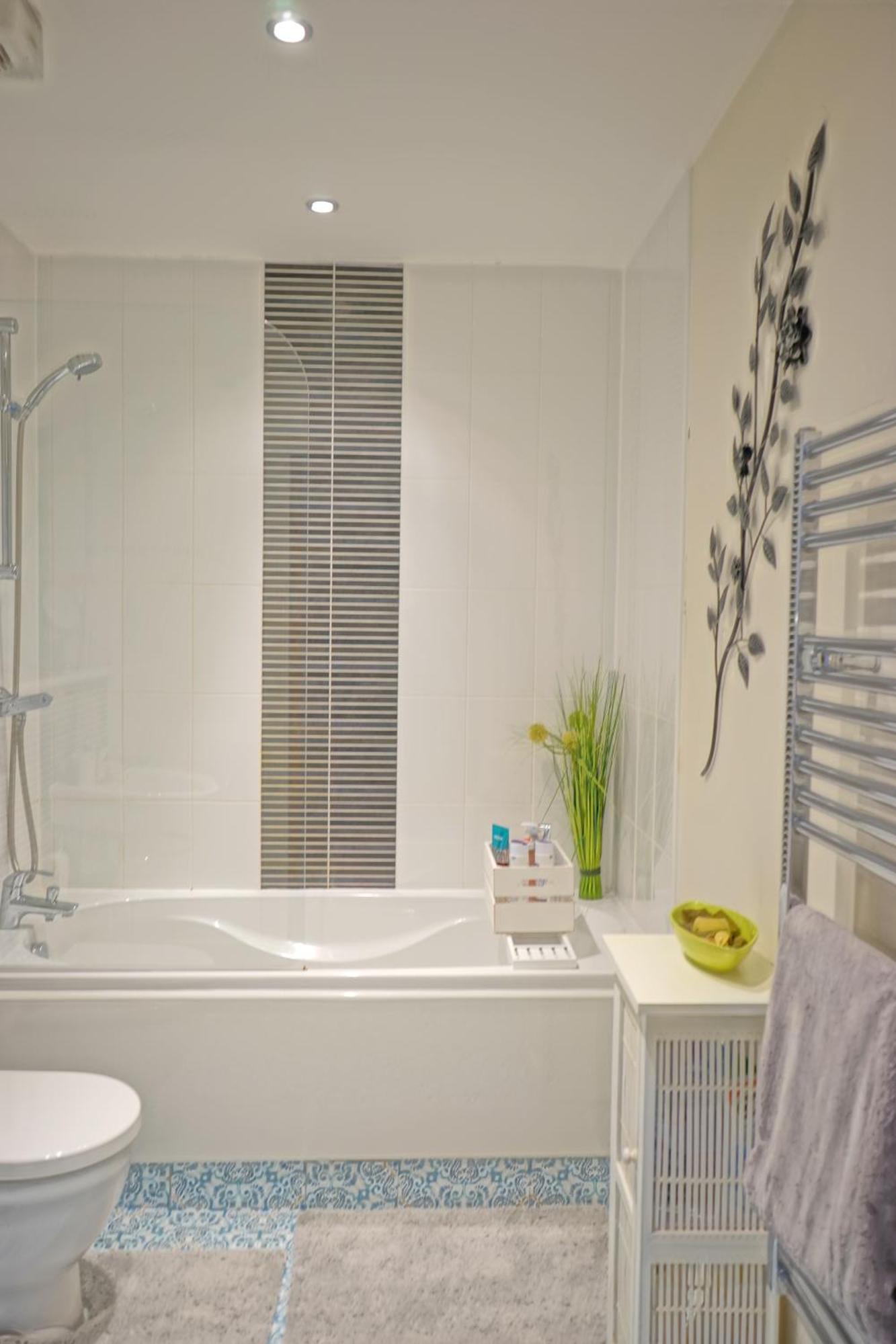 Soak Up The Light At A Soothing, Stylish Apartment In Swansea Marina Δωμάτιο φωτογραφία